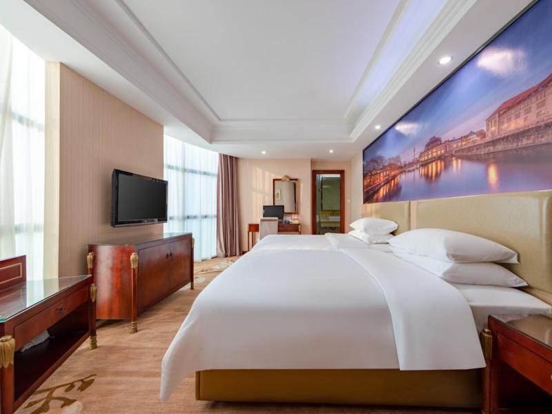 Vienna Hotel Shenzhen Songgang Shajiang Road Bagian luar foto